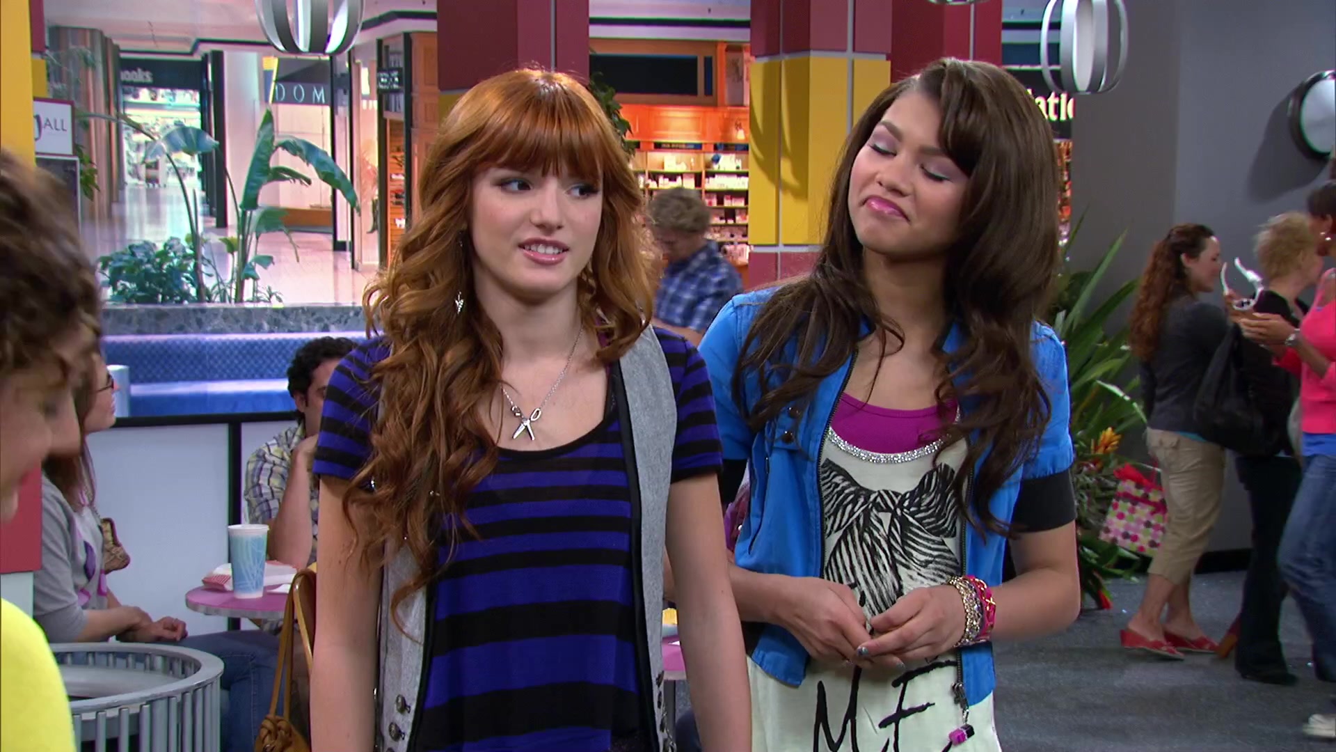 Shake_It_Up_S02E08_Auction_It_Up_1080p_BTD_002985.jpg