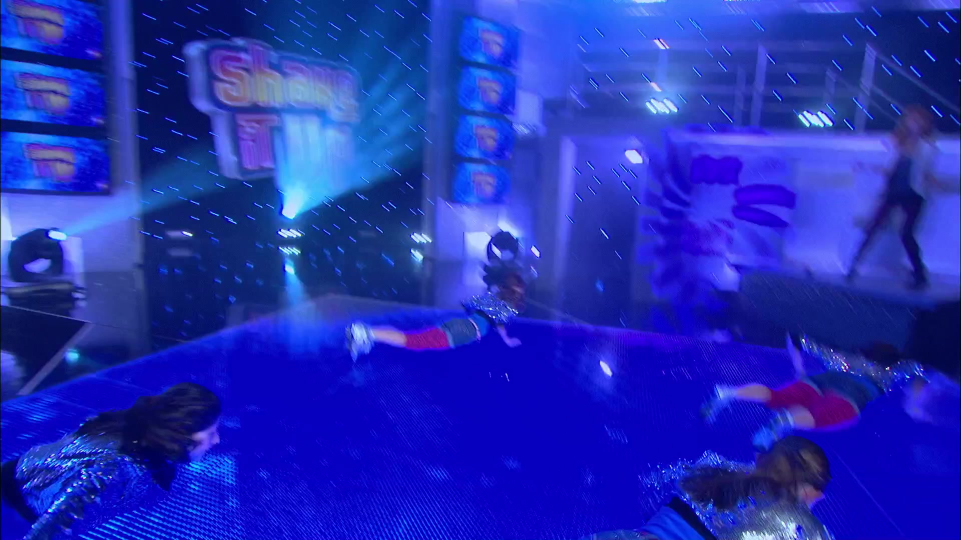 Shake_It_Up_S02E09_Camp_It_Up_1080p_BTD_000180.jpg