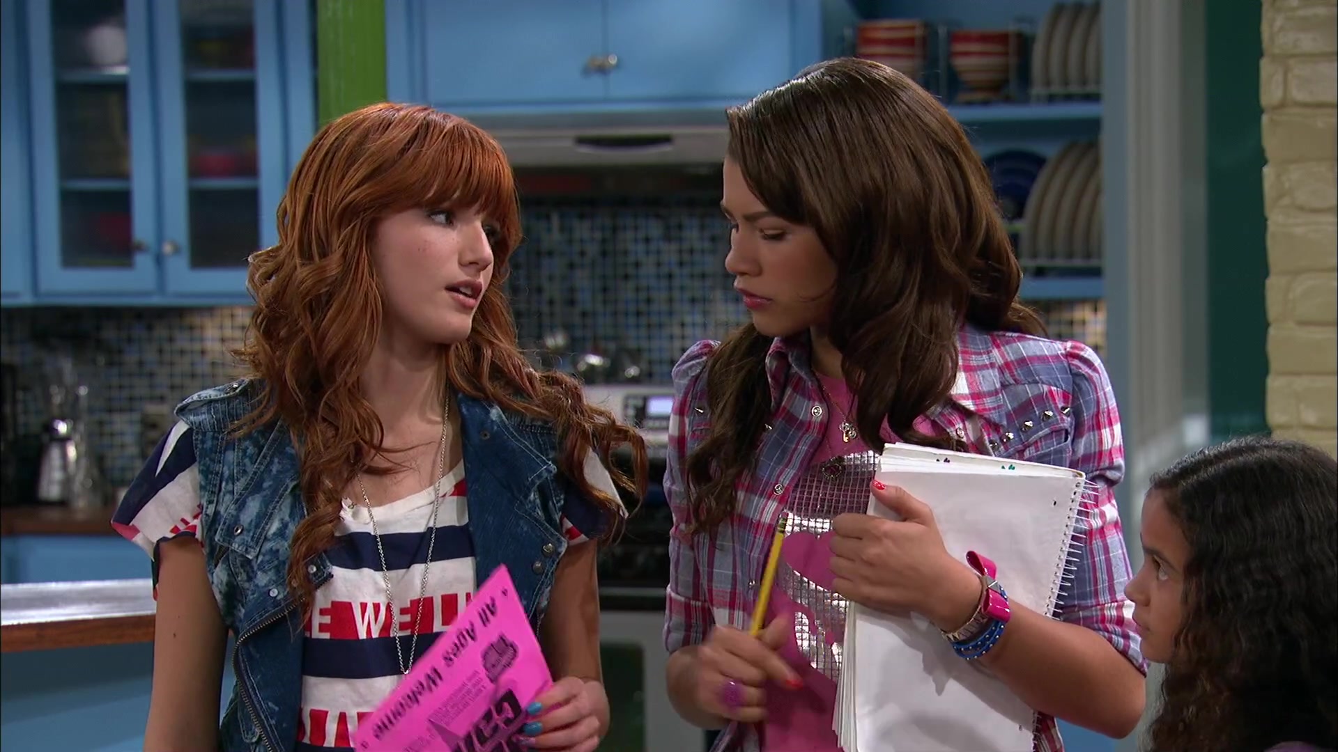 Shake_It_Up_S02E09_Camp_It_Up_1080p_BTD_000996.jpg Shake_It_Up_S02E09_Camp_It_Up_1080p_BTD_000996.jpg