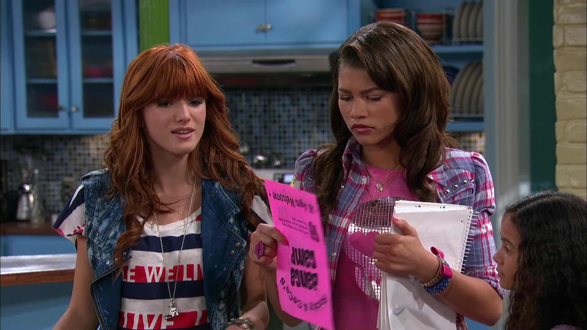 Shake_It_Up_S02E09_Camp_It_Up_1080p_BTD_000999.jpg Shake_It_Up_S02E09_Camp_It_Up_1080p_BTD_000999.jpg