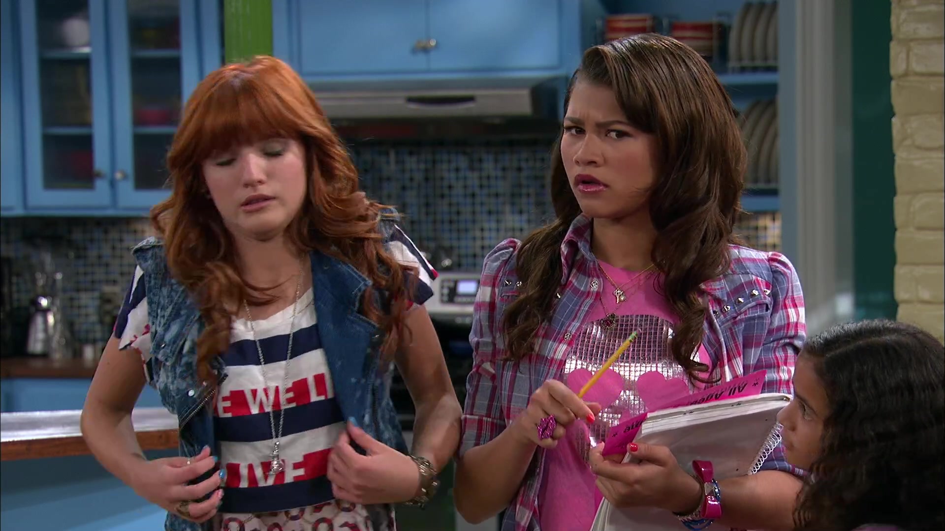 Shake_It_Up_S02E09_Camp_It_Up_1080p_BTD_001006.jpg Shake_It_Up_S02E09_Camp_It_Up_1080p_BTD_001006.jpg
