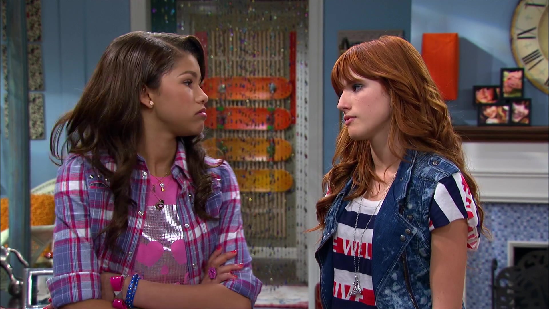 Shake_It_Up_S02E09_Camp_It_Up_1080p_BTD_001580.jpg