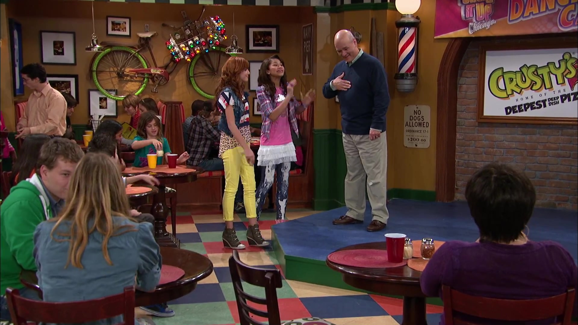 Shake_It_Up_S02E09_Camp_It_Up_1080p_BTD_003319.jpg Shake_It_Up_S02E09_Camp_It_Up_1080p_BTD_003319.jpg