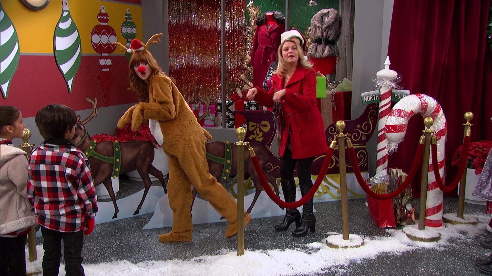Shake_It_Up_S02E10_Jingle_It_Up_1080p_BTD_001704.jpg Shake_It_Up_S02E10_Jingle_It_Up_1080p_BTD_001704.jpg