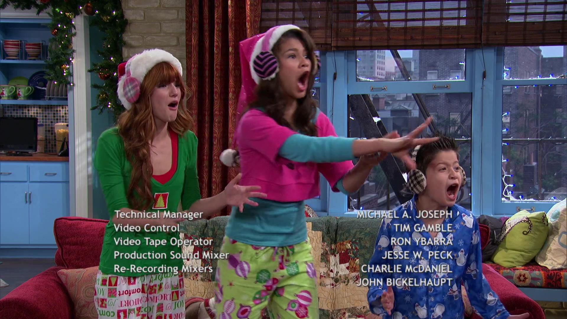 Shake_It_Up_S02E10_Jingle_It_Up_1080p_BTD_003183.jpg