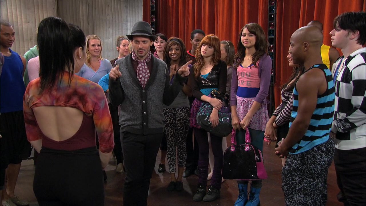 Shake_It_Up_S02E11_Apply_It_Up_720p_BTD_000717.jpg