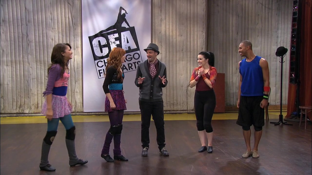 Shake_It_Up_S02E11_Apply_It_Up_720p_BTD_001229.jpg