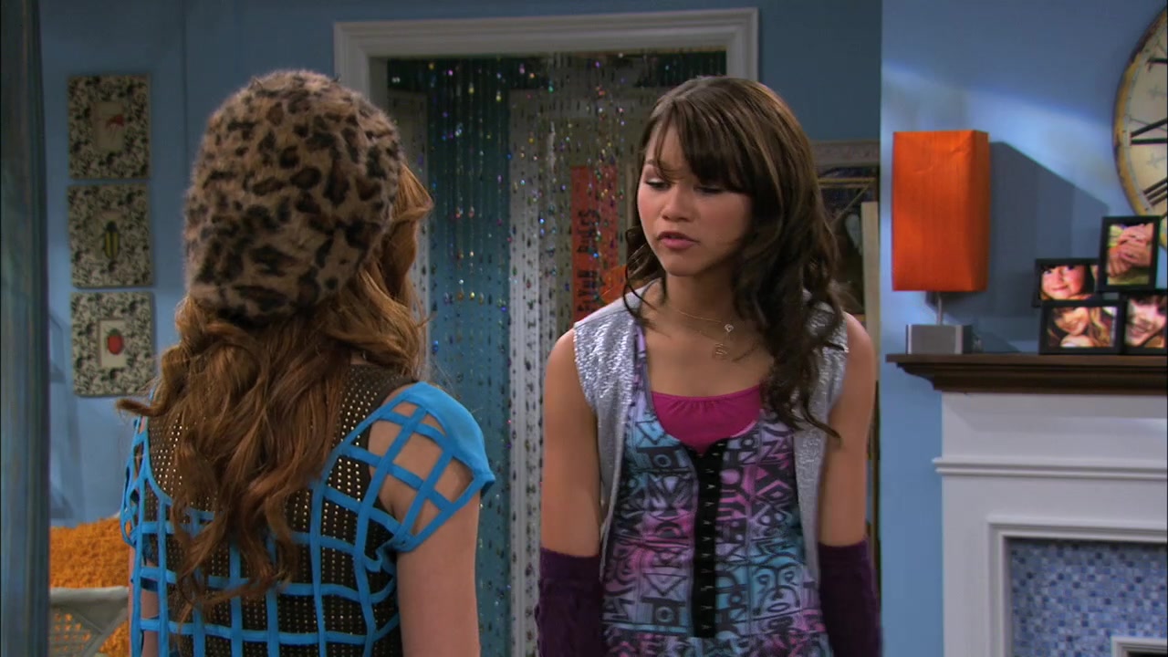 Shake_It_Up_S02E11_Apply_It_Up_720p_BTD_001947.jpg Shake_It_Up_S02E11_Apply_It_Up_720p_BTD_001947.jpg