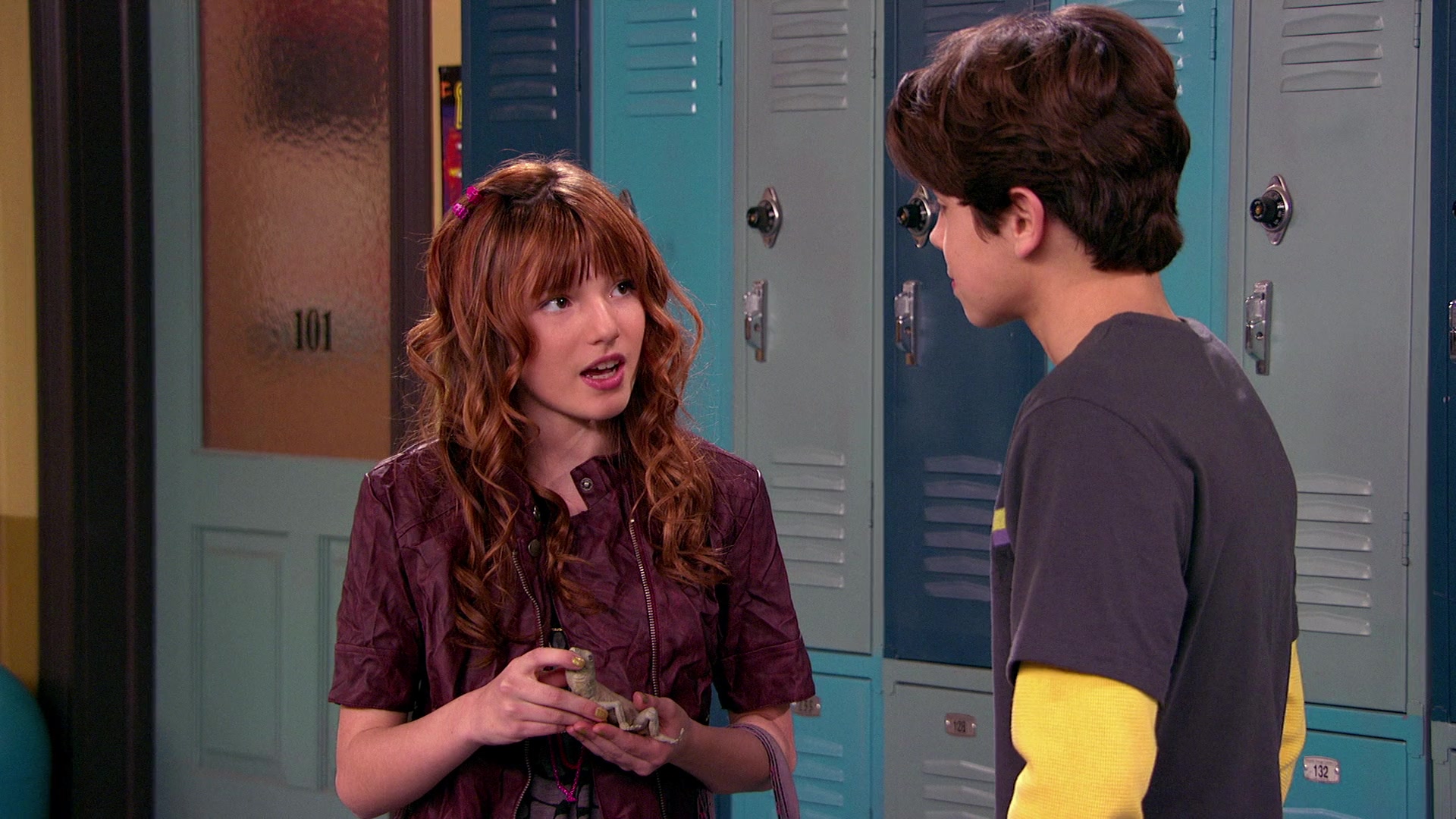 Wizards_of_Waverly_Place_S03E20_Maxs_Secret_Girlfriend_1080p_BTD_000179.jpg