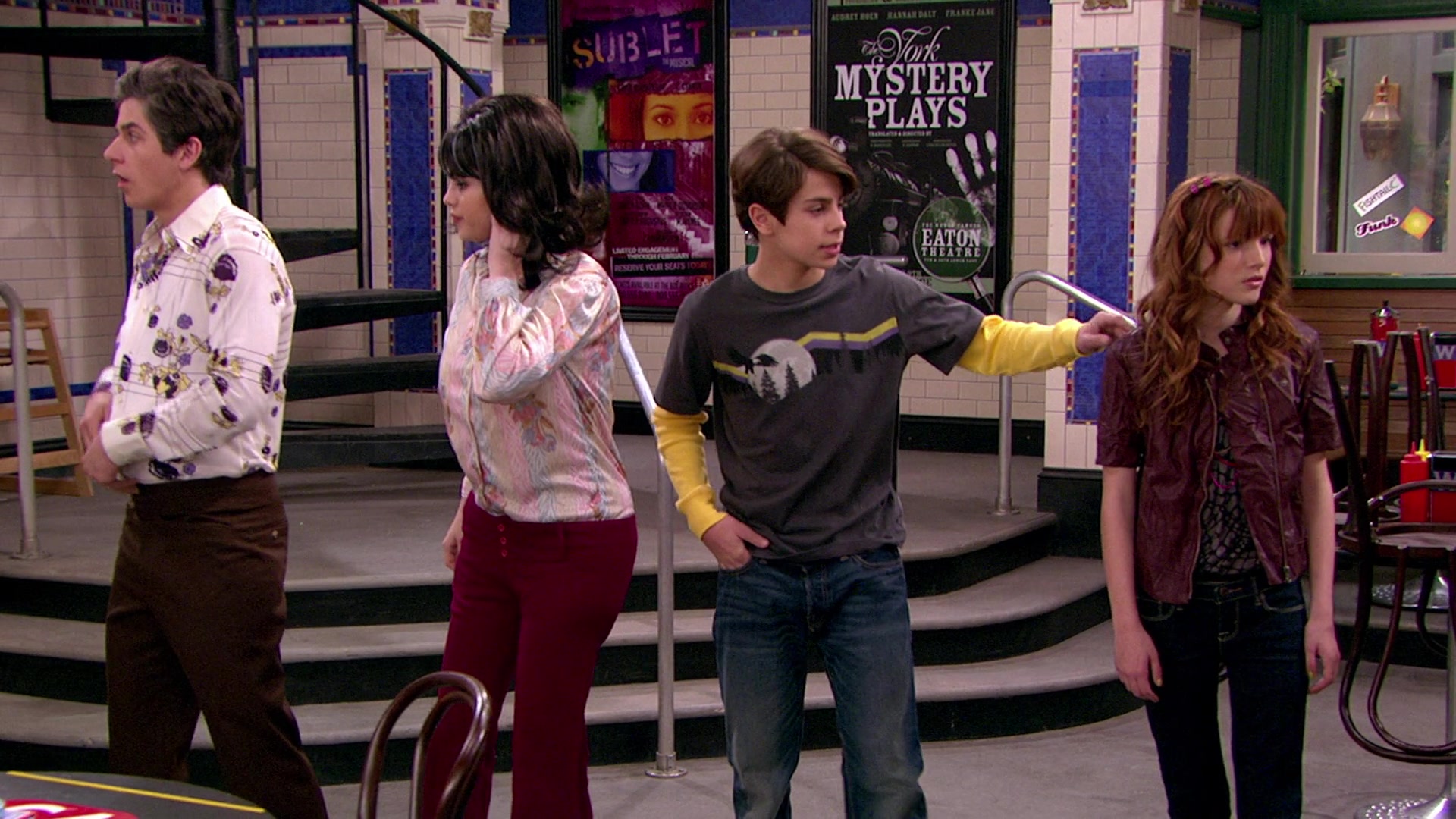 Wizards_of_Waverly_Place_S03E20_Maxs_Secret_Girlfriend_1080p_BTD_001257.jpg