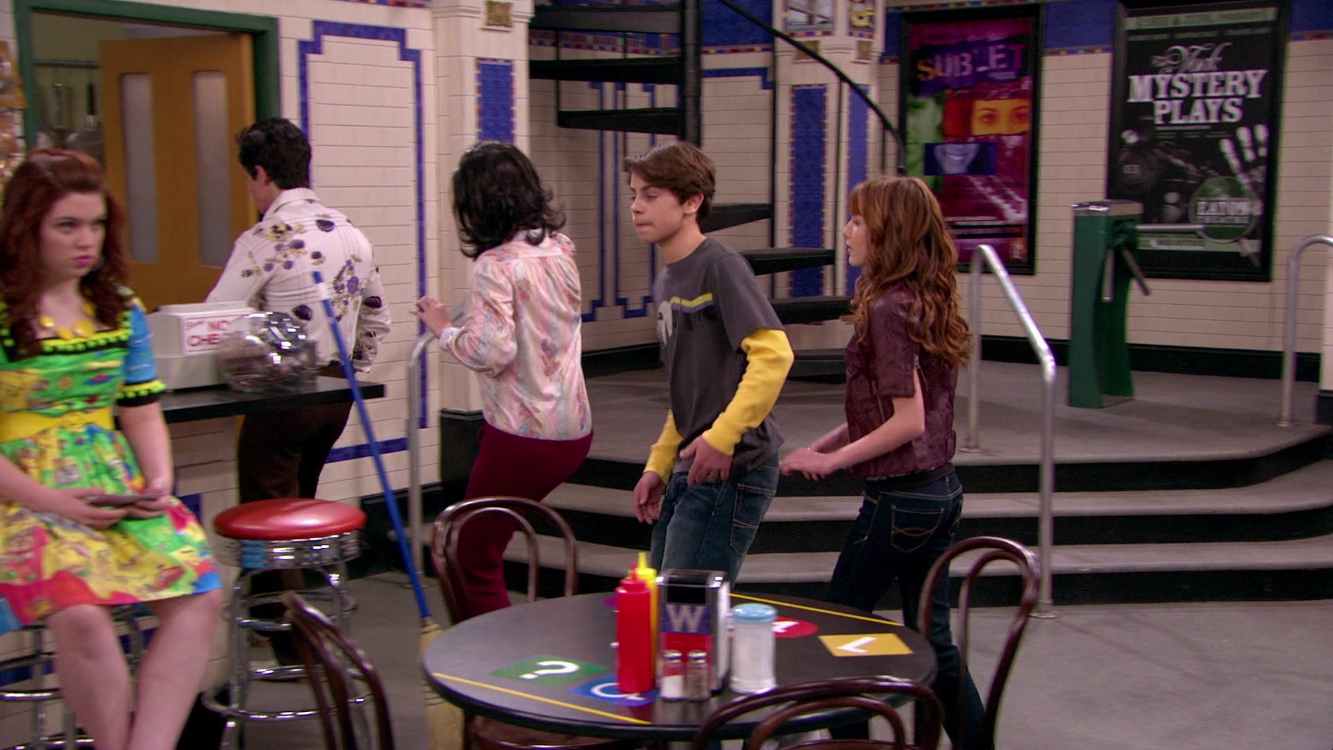 Wizards_of_Waverly_Place_S03E20_Maxs_Secret_Girlfriend_1080p_BTD_001278.jpg