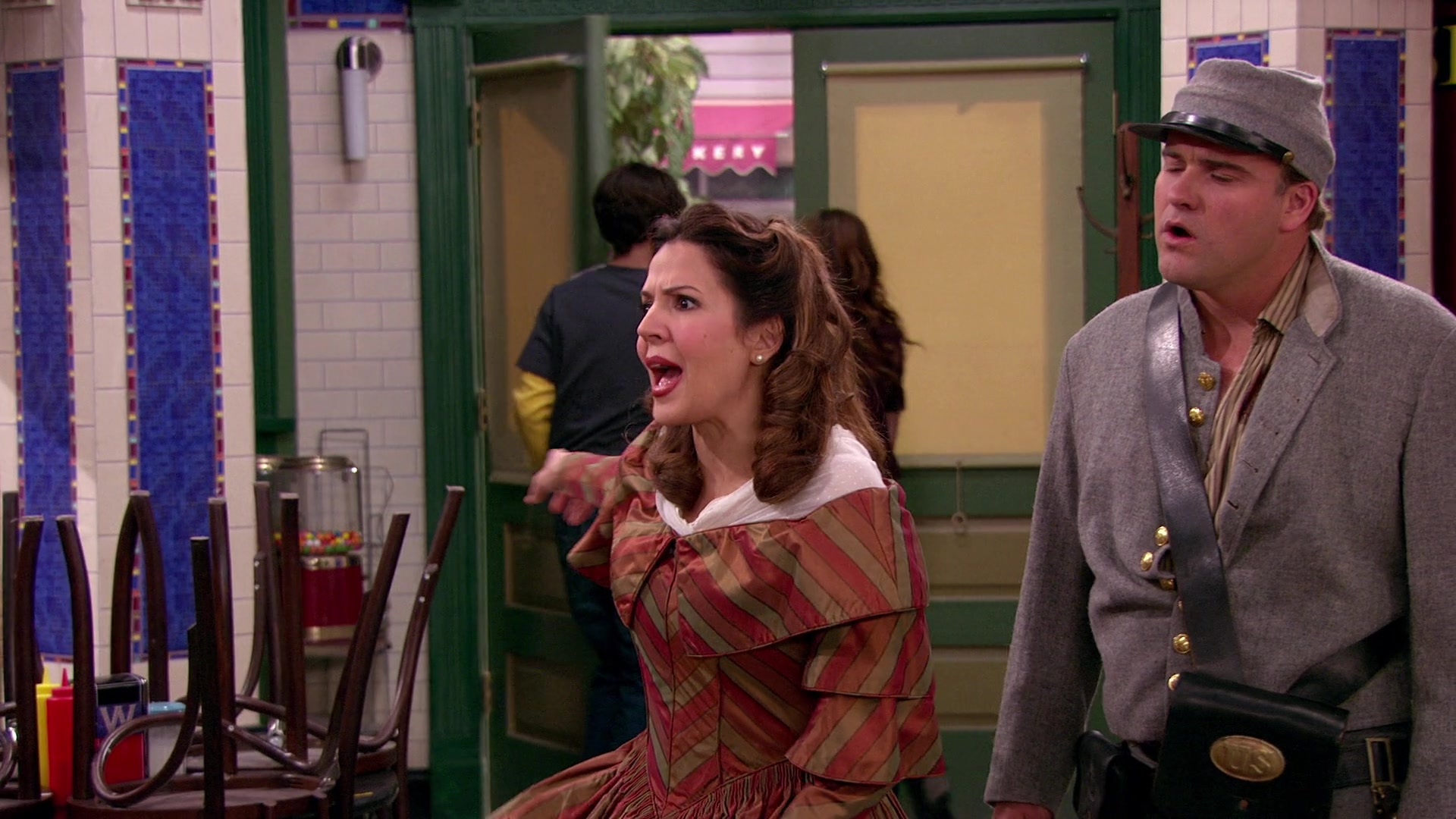 Wizards_of_Waverly_Place_S03E20_Maxs_Secret_Girlfriend_1080p_BTD_001331.jpg