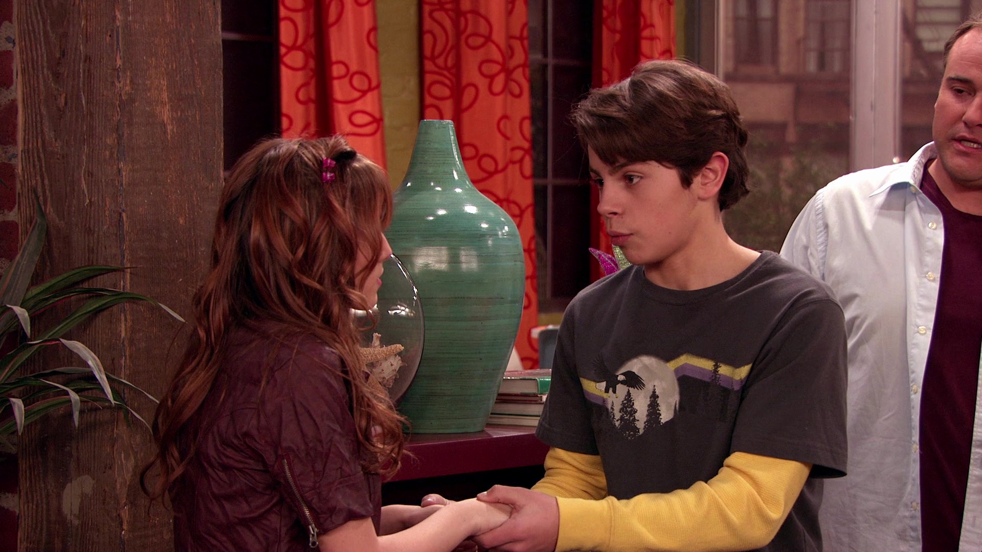Wizards_of_Waverly_Place_S03E20_Maxs_Secret_Girlfriend_1080p_BTD_002376.jpg