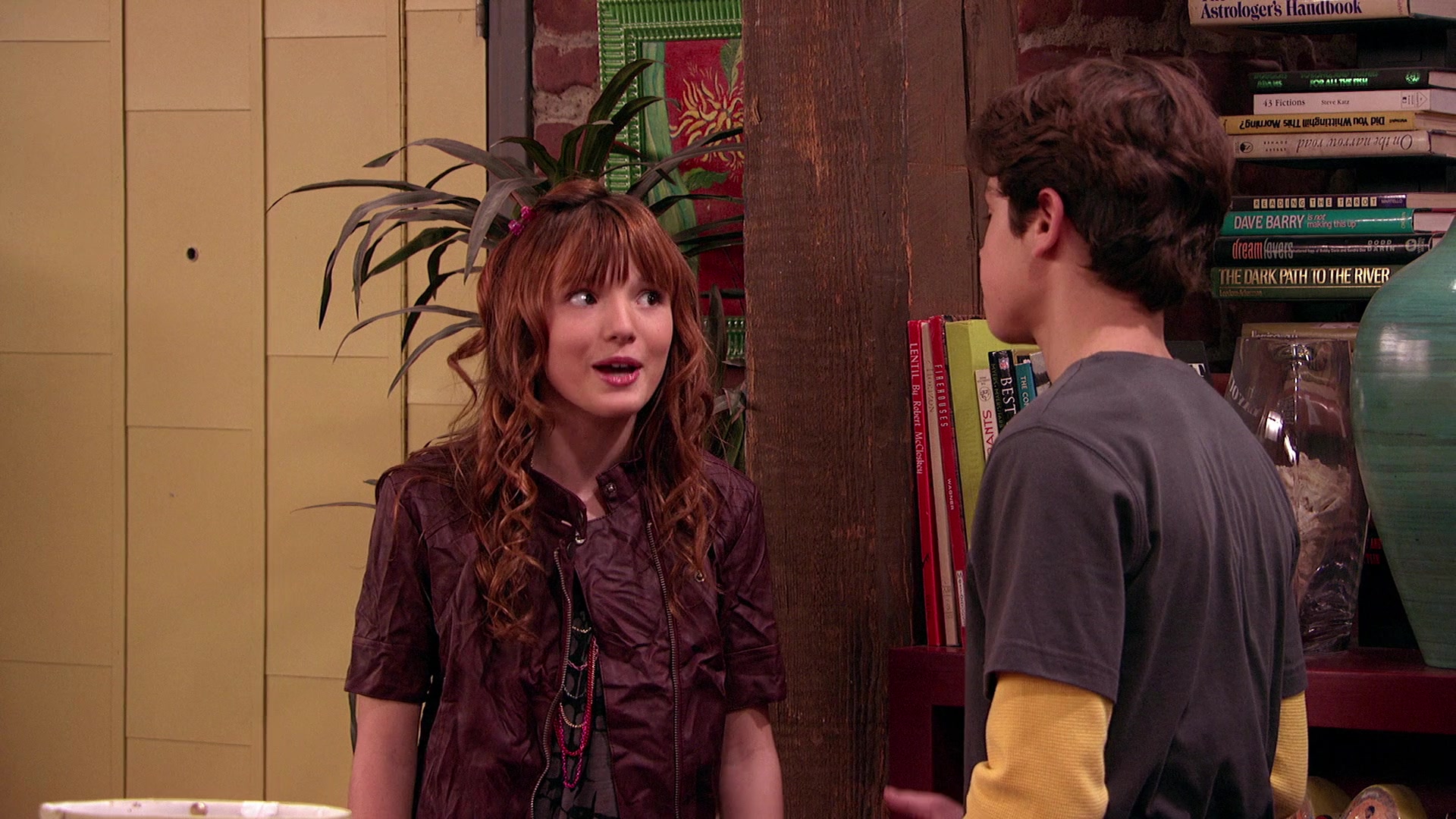 Wizards_of_Waverly_Place_S03E20_Maxs_Secret_Girlfriend_1080p_BTD_002388.jpg