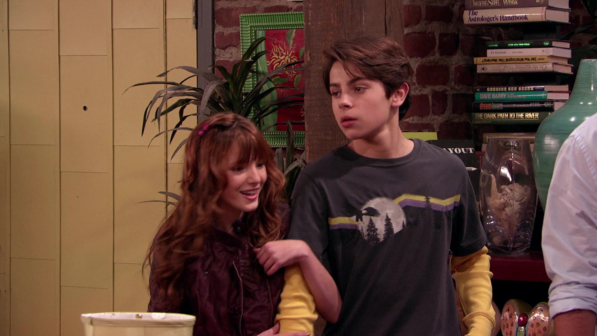Wizards_of_Waverly_Place_S03E20_Maxs_Secret_Girlfriend_1080p_BTD_002433.jpg