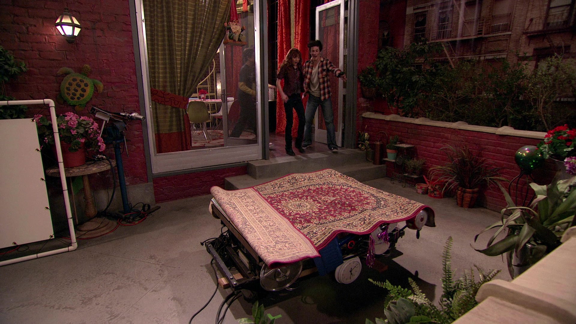 Wizards_of_Waverly_Place_S03E20_Maxs_Secret_Girlfriend_1080p_BTD_002441.jpg