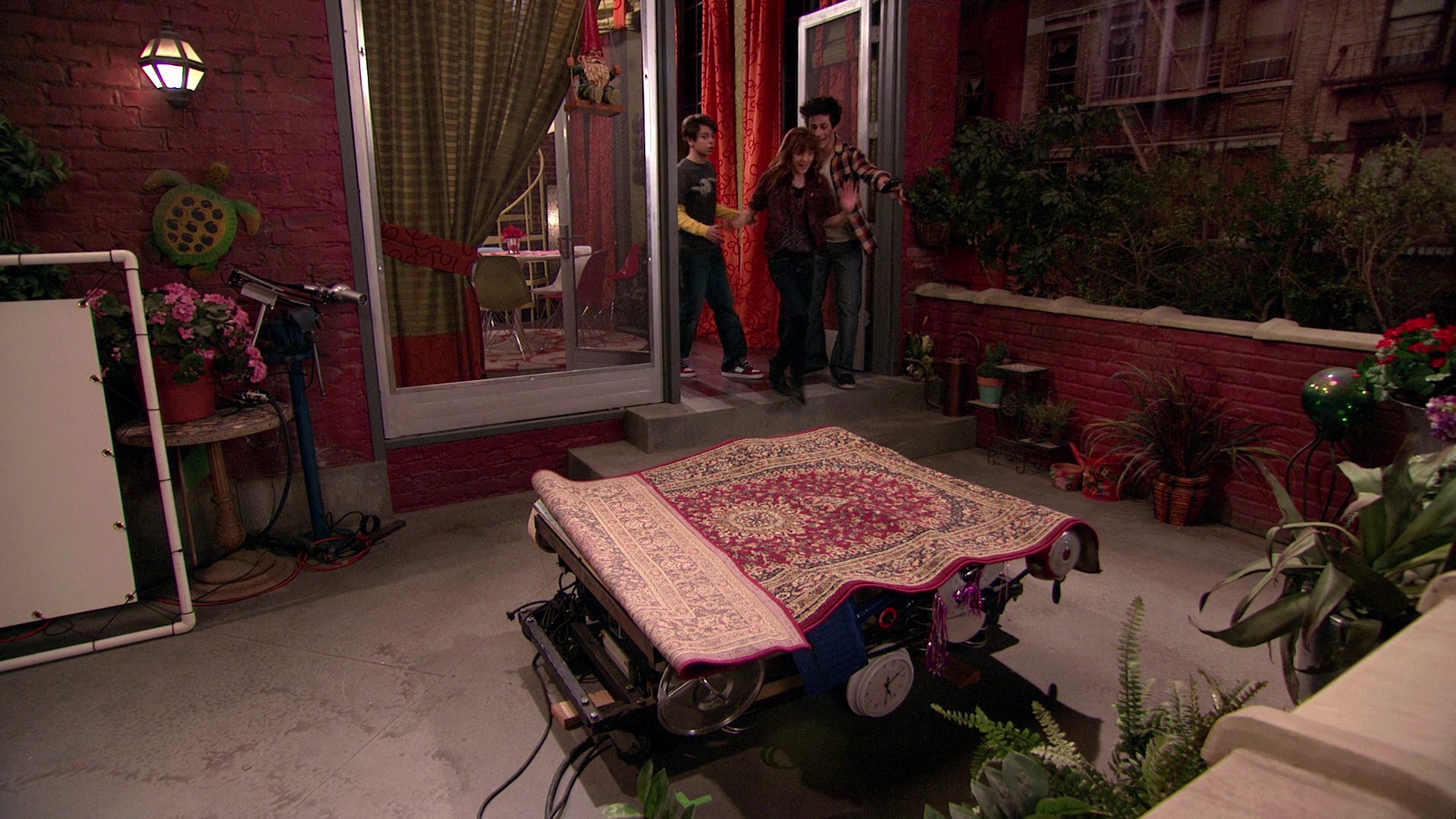 Wizards_of_Waverly_Place_S03E20_Maxs_Secret_Girlfriend_1080p_BTD_002442.jpg Wizards_of_Waverly_Place_S03E20_Maxs_Secret_Girlfriend_1080p_BTD_002442.jpg