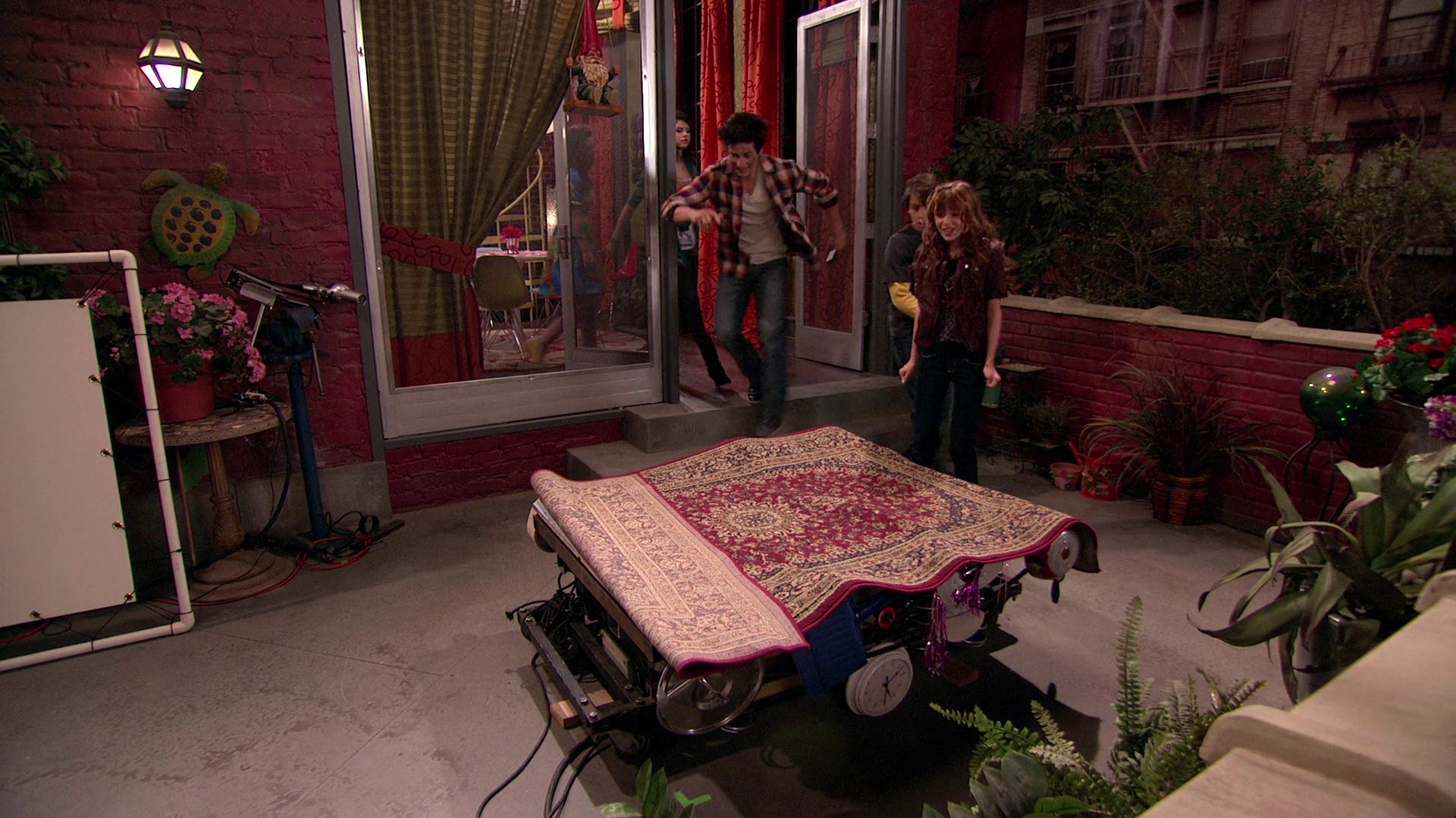Wizards_of_Waverly_Place_S03E20_Maxs_Secret_Girlfriend_1080p_BTD_002446.jpg Wizards_of_Waverly_Place_S03E20_Maxs_Secret_Girlfriend_1080p_BTD_002446.jpg
