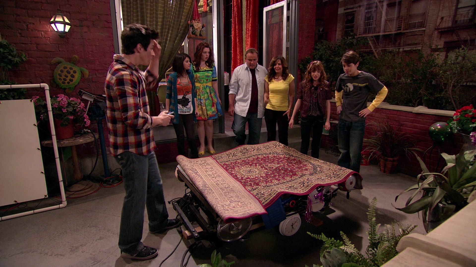 Wizards_of_Waverly_Place_S03E20_Maxs_Secret_Girlfriend_1080p_BTD_002457.jpg