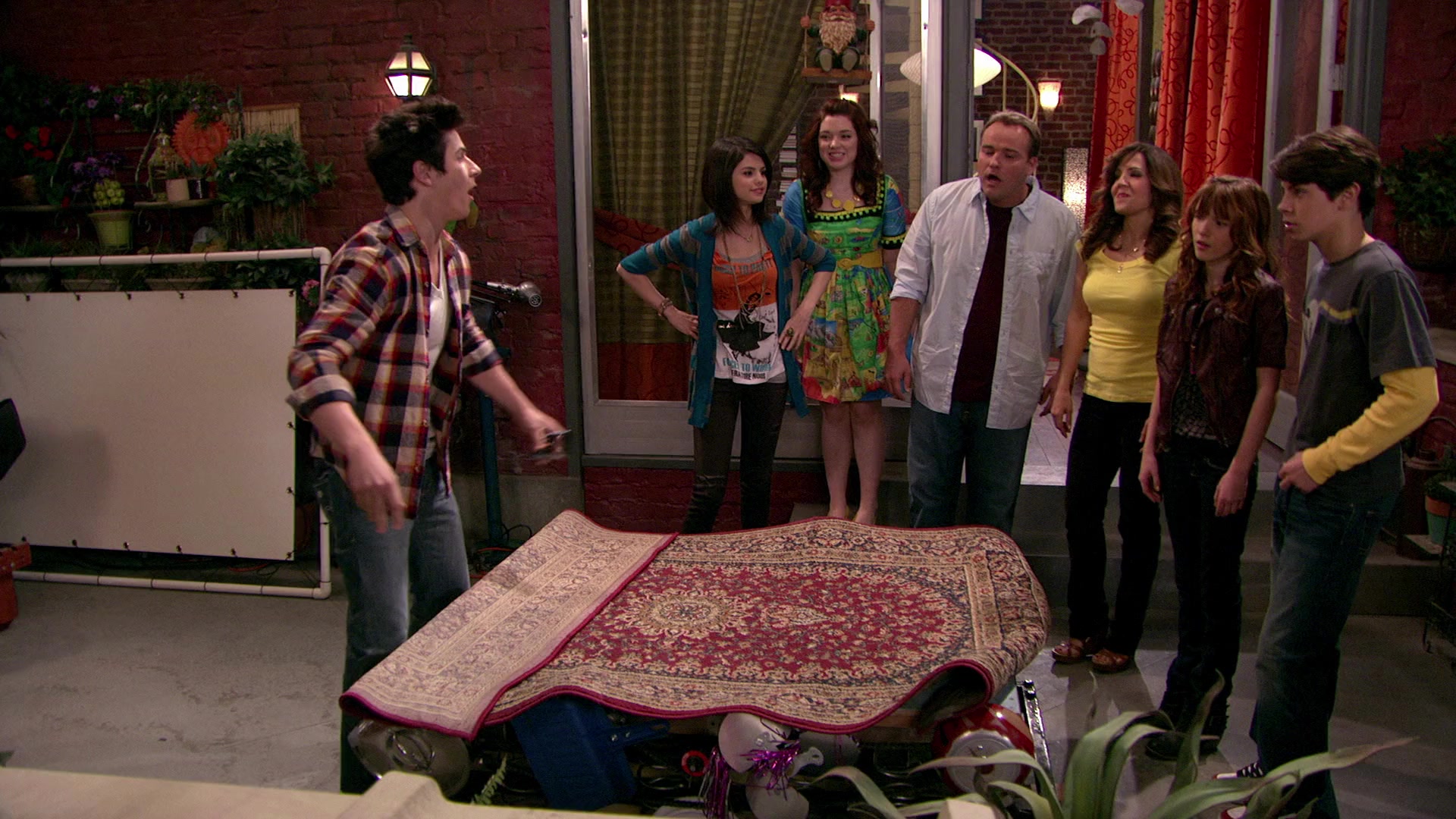 Wizards_of_Waverly_Place_S03E20_Maxs_Secret_Girlfriend_1080p_BTD_002481.jpg
