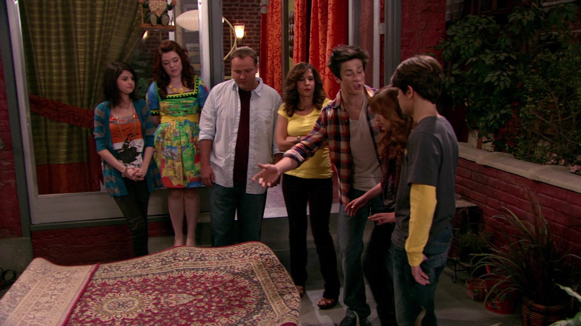 Wizards_of_Waverly_Place_S03E20_Maxs_Secret_Girlfriend_1080p_BTD_002542.jpg