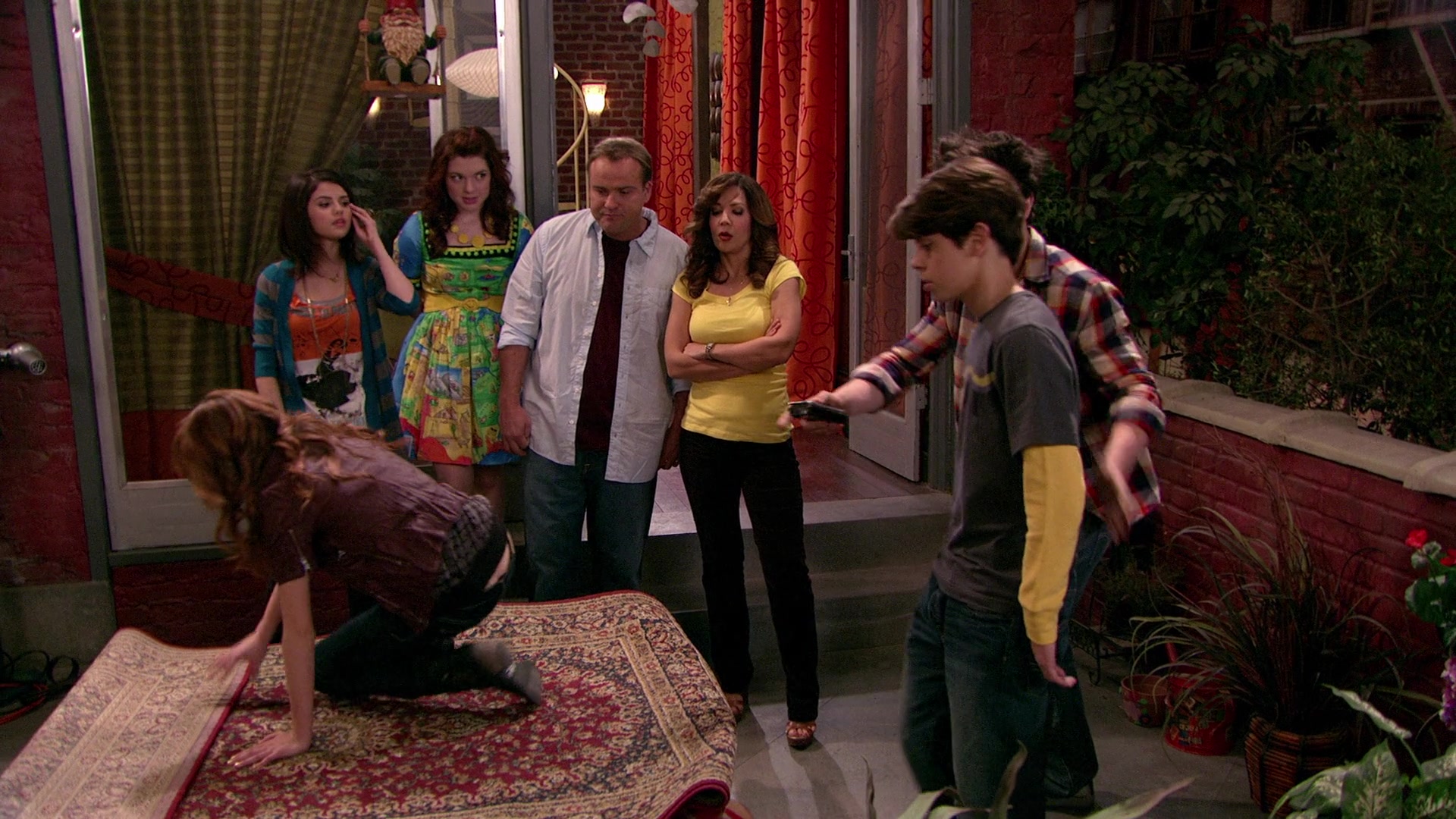 Wizards_of_Waverly_Place_S03E20_Maxs_Secret_Girlfriend_1080p_BTD_002547.jpg