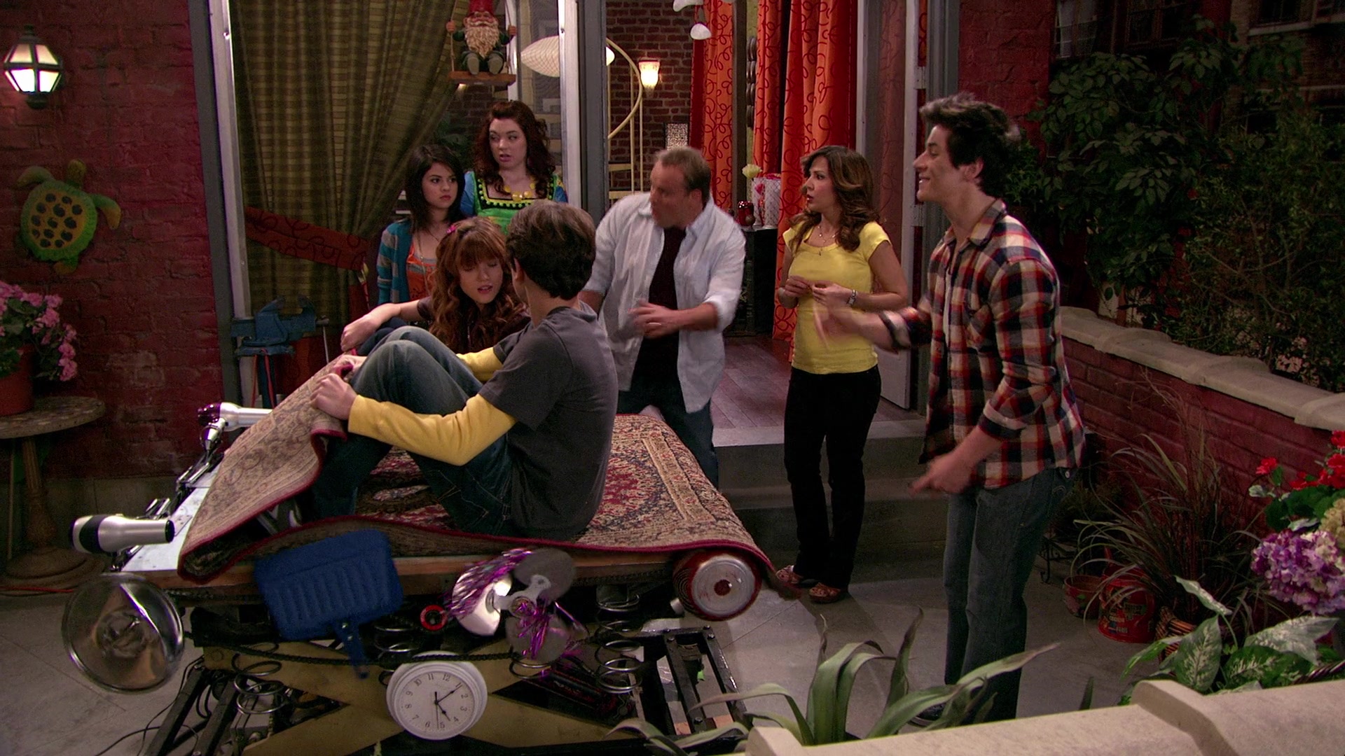 Wizards_of_Waverly_Place_S03E20_Maxs_Secret_Girlfriend_1080p_BTD_002582.jpg