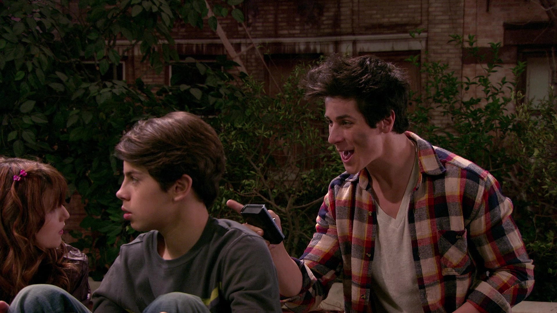 Wizards_of_Waverly_Place_S03E20_Maxs_Secret_Girlfriend_1080p_BTD_002654.jpg Wizards_of_Waverly_Place_S03E20_Maxs_Secret_Girlfriend_1080p_BTD_002654.jpg