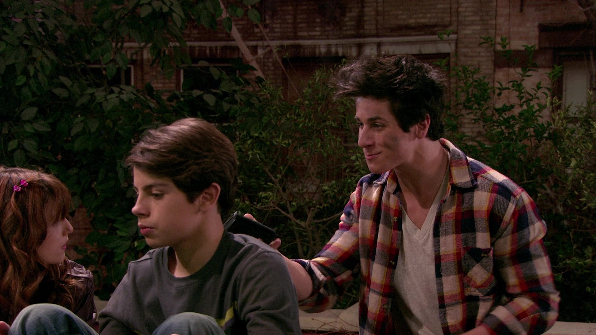 Wizards_of_Waverly_Place_S03E20_Maxs_Secret_Girlfriend_1080p_BTD_002655.jpg Wizards_of_Waverly_Place_S03E20_Maxs_Secret_Girlfriend_1080p_BTD_002655.jpg