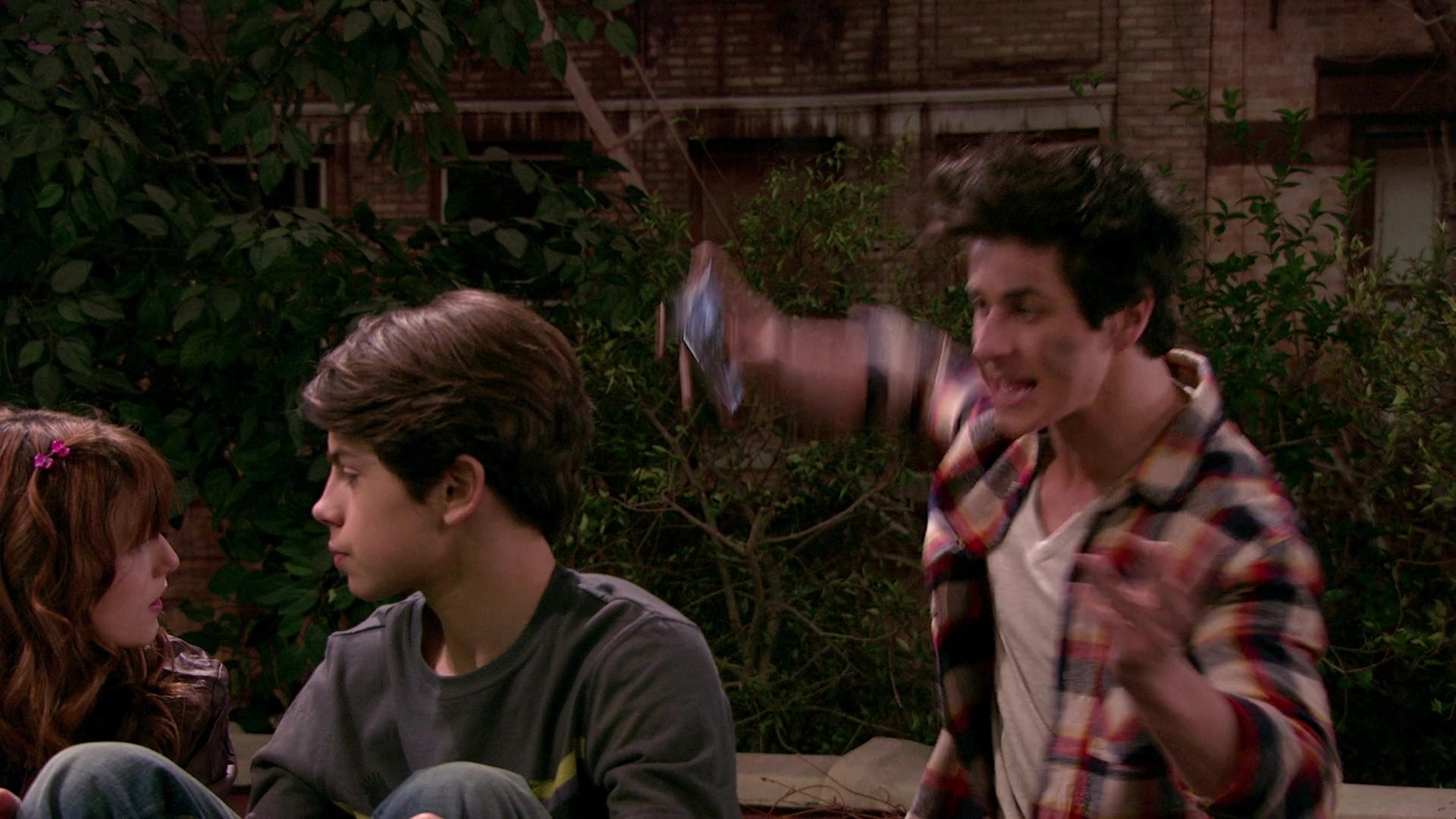 Wizards_of_Waverly_Place_S03E20_Maxs_Secret_Girlfriend_1080p_BTD_002656.jpg Wizards_of_Waverly_Place_S03E20_Maxs_Secret_Girlfriend_1080p_BTD_002656.jpg