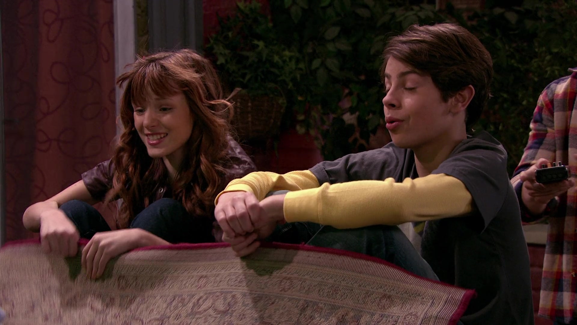 Wizards_of_Waverly_Place_S03E20_Maxs_Secret_Girlfriend_1080p_BTD_002665.jpg Wizards_of_Waverly_Place_S03E20_Maxs_Secret_Girlfriend_1080p_BTD_002665.jpg