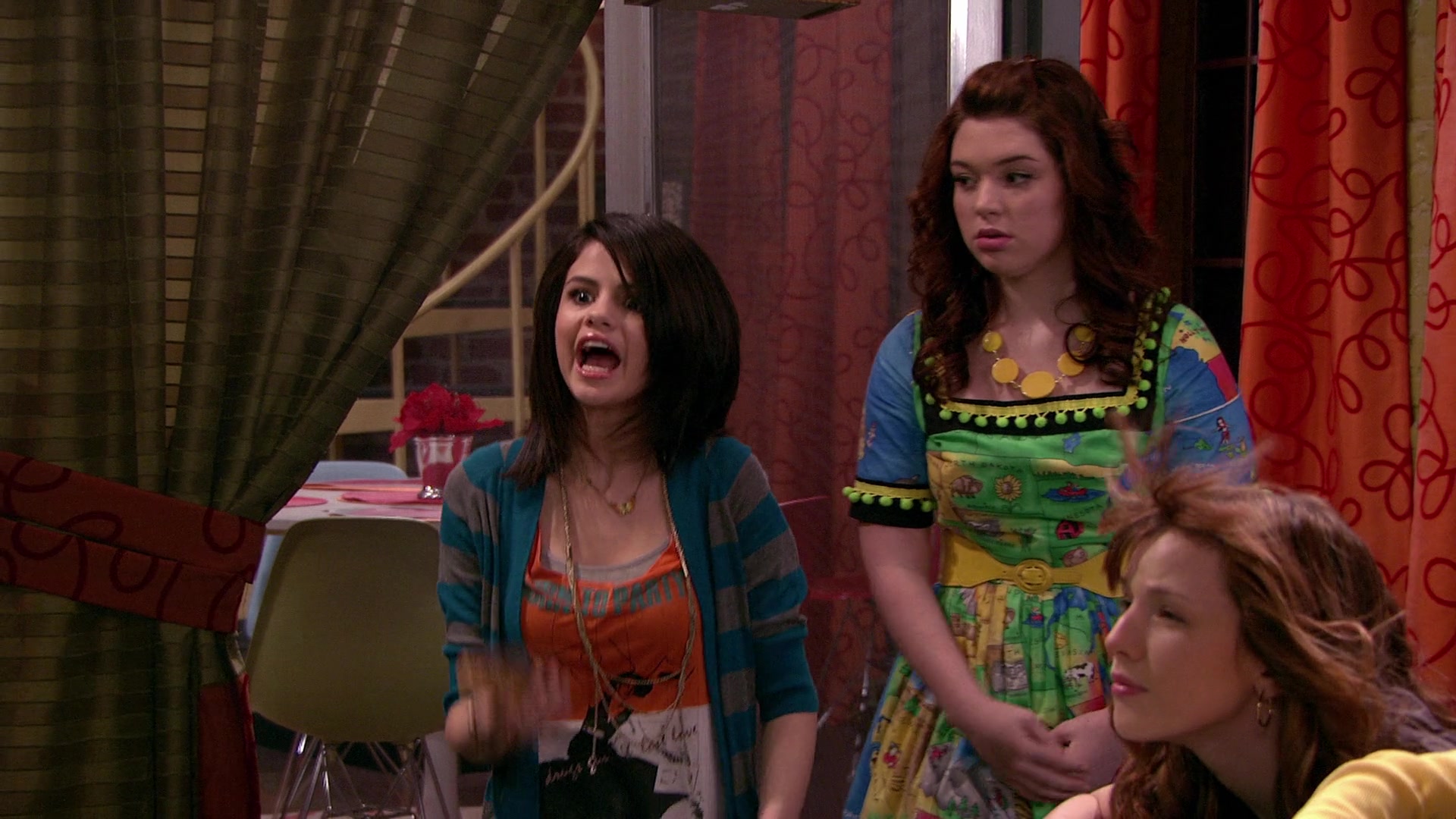 Wizards_of_Waverly_Place_S03E20_Maxs_Secret_Girlfriend_1080p_BTD_002692.jpg