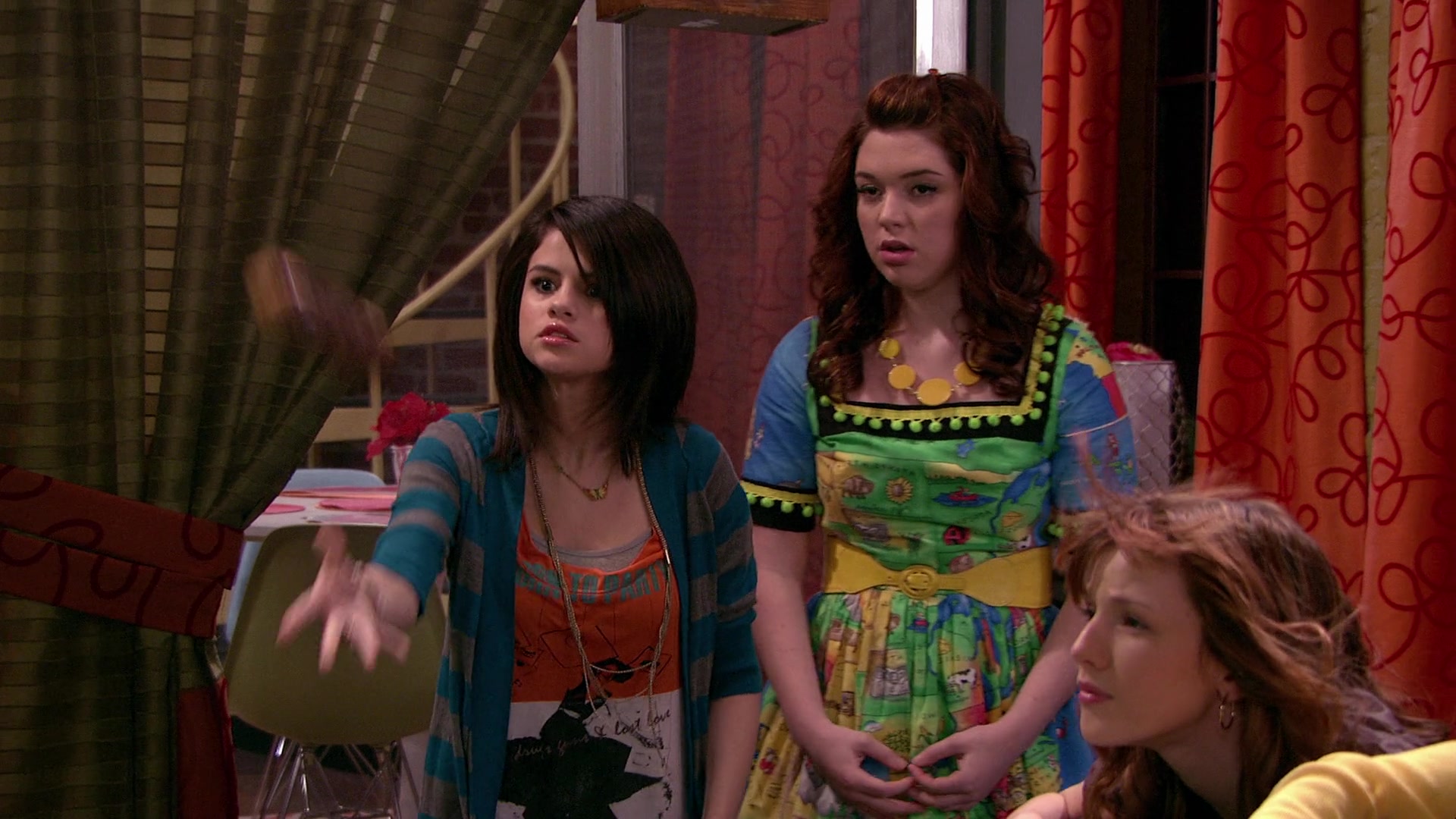 Wizards_of_Waverly_Place_S03E20_Maxs_Secret_Girlfriend_1080p_BTD_002693.jpg Wizards_of_Waverly_Place_S03E20_Maxs_Secret_Girlfriend_1080p_BTD_002693.jpg