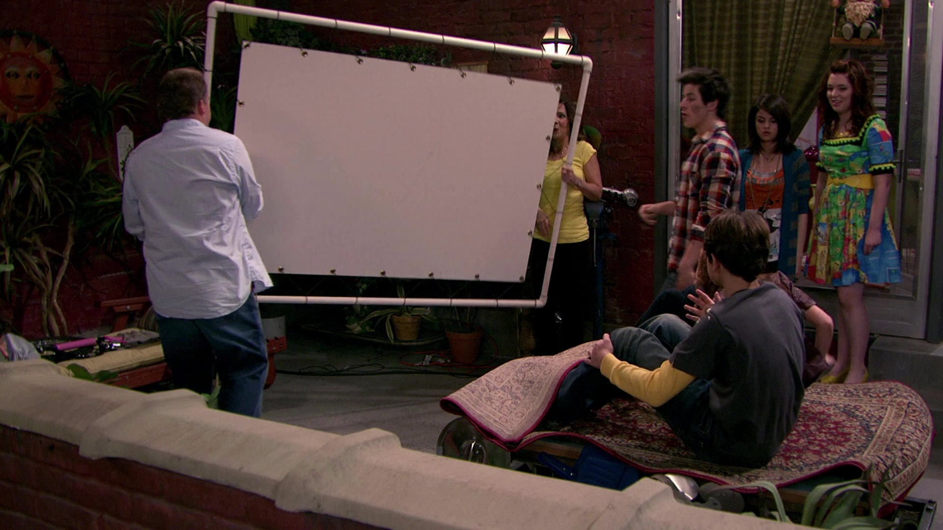 Wizards_of_Waverly_Place_S03E20_Maxs_Secret_Girlfriend_1080p_BTD_002748.jpg