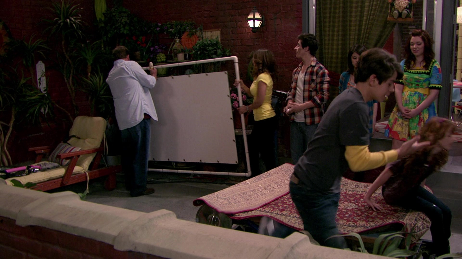 Wizards_of_Waverly_Place_S03E20_Maxs_Secret_Girlfriend_1080p_BTD_002754.jpg Wizards_of_Waverly_Place_S03E20_Maxs_Secret_Girlfriend_1080p_BTD_002754.jpg