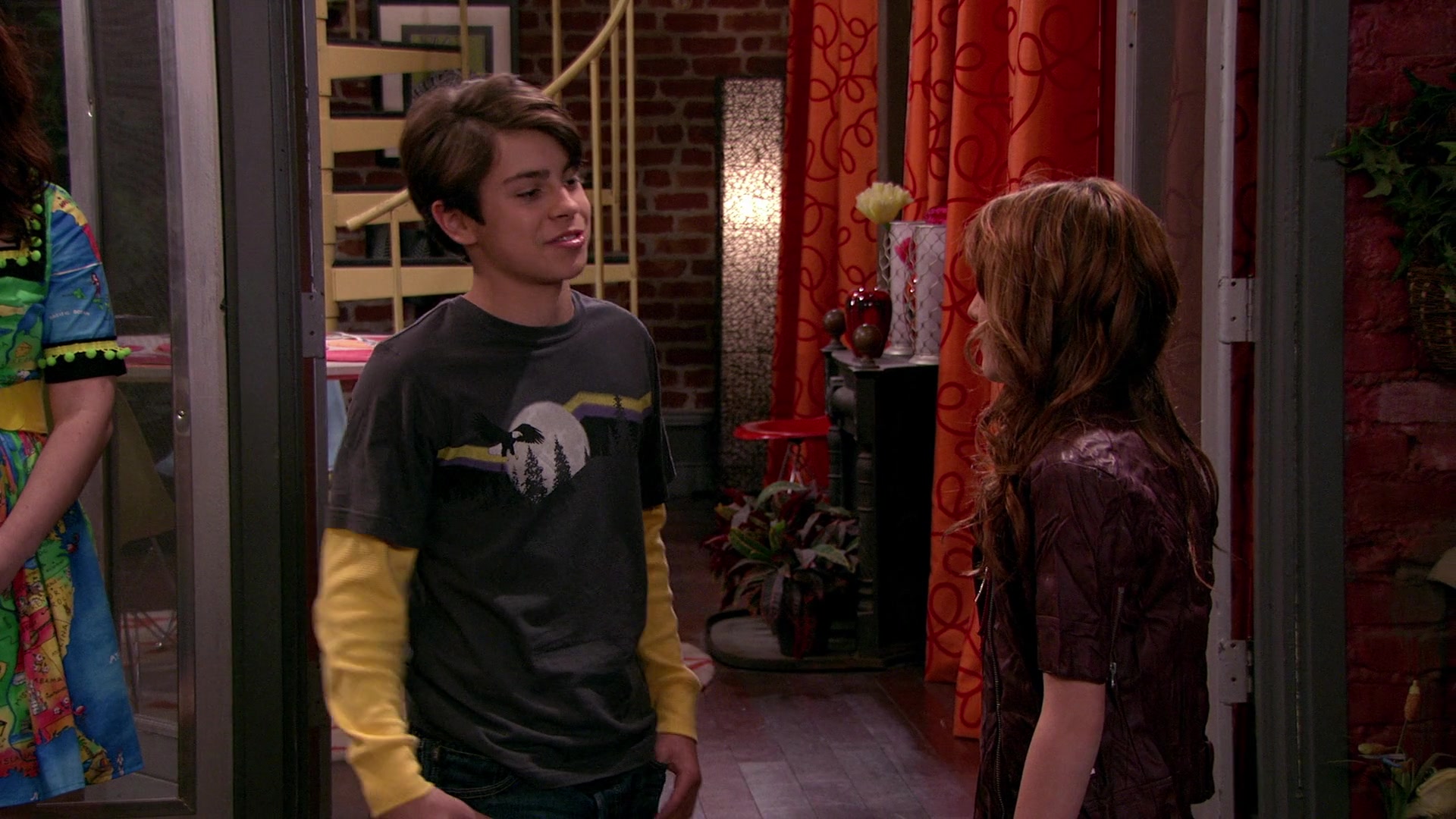 Wizards_of_Waverly_Place_S03E20_Maxs_Secret_Girlfriend_1080p_BTD_002855.jpg