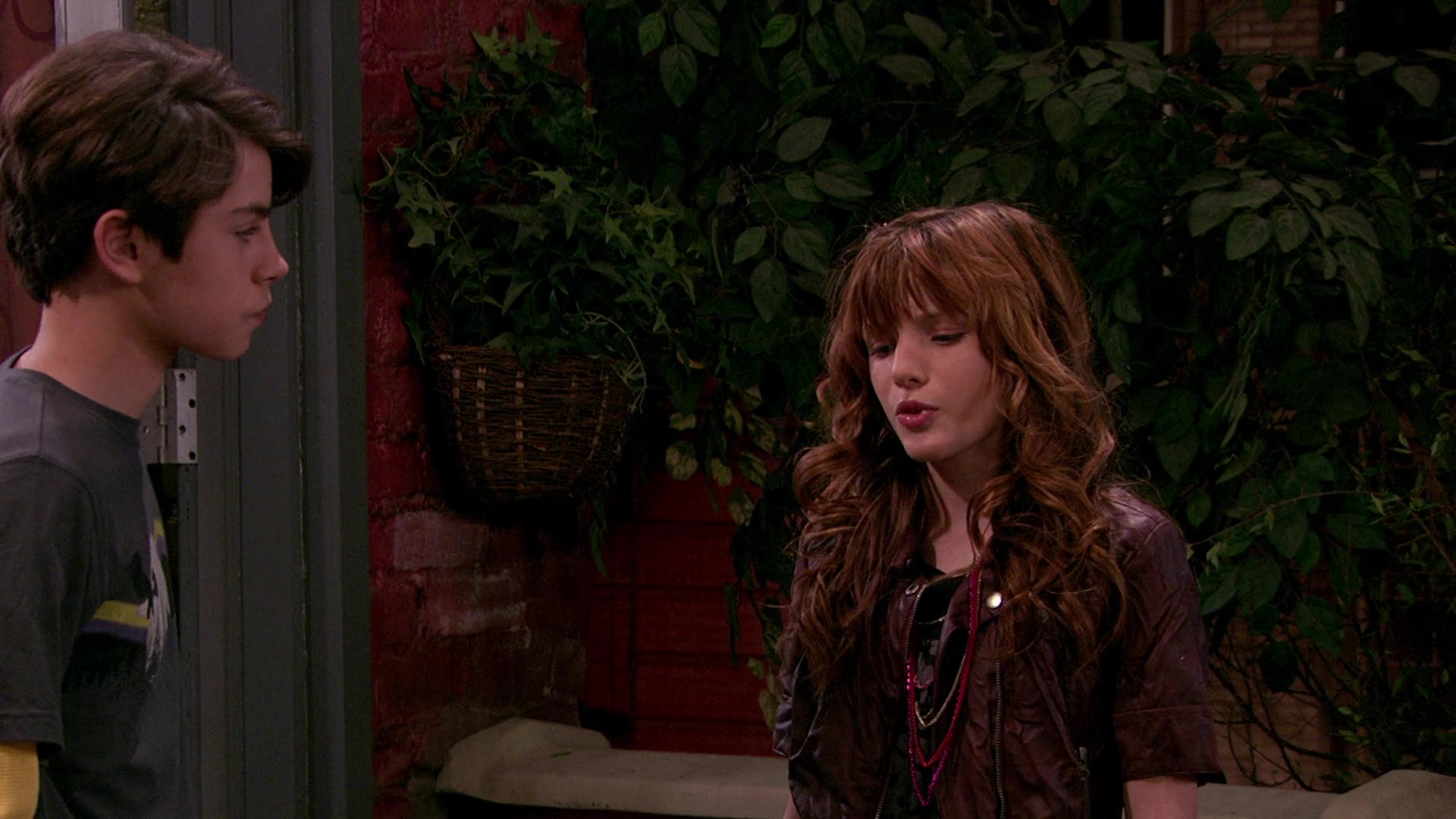 Wizards_of_Waverly_Place_S03E20_Maxs_Secret_Girlfriend_1080p_BTD_002871.jpg