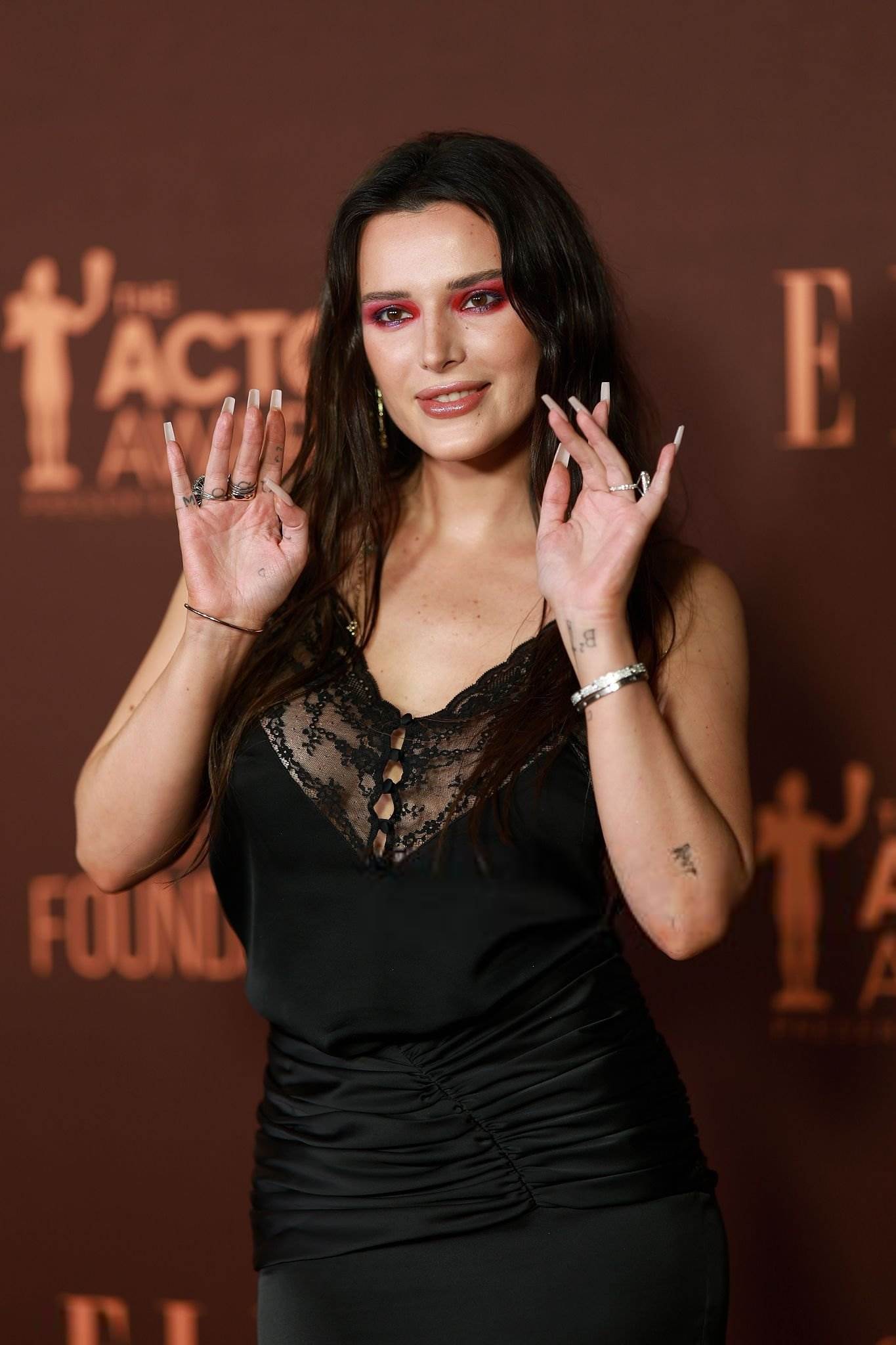 bellathornedaily_28429~22.jpg