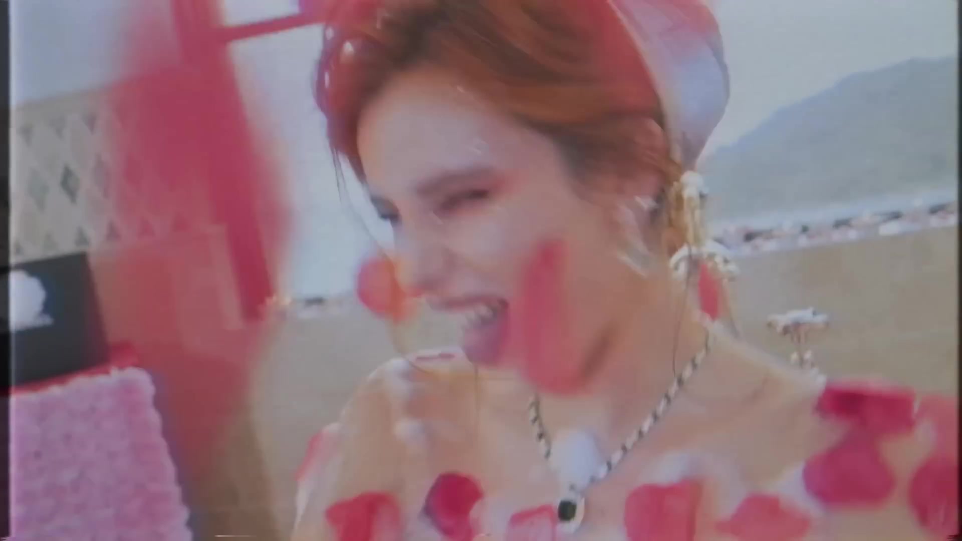 bellathornedaily_Lonely_mv_000018.jpg