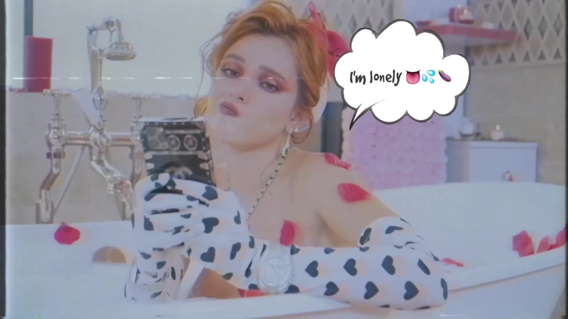 bellathornedaily_Lonely_mv_000021.jpg