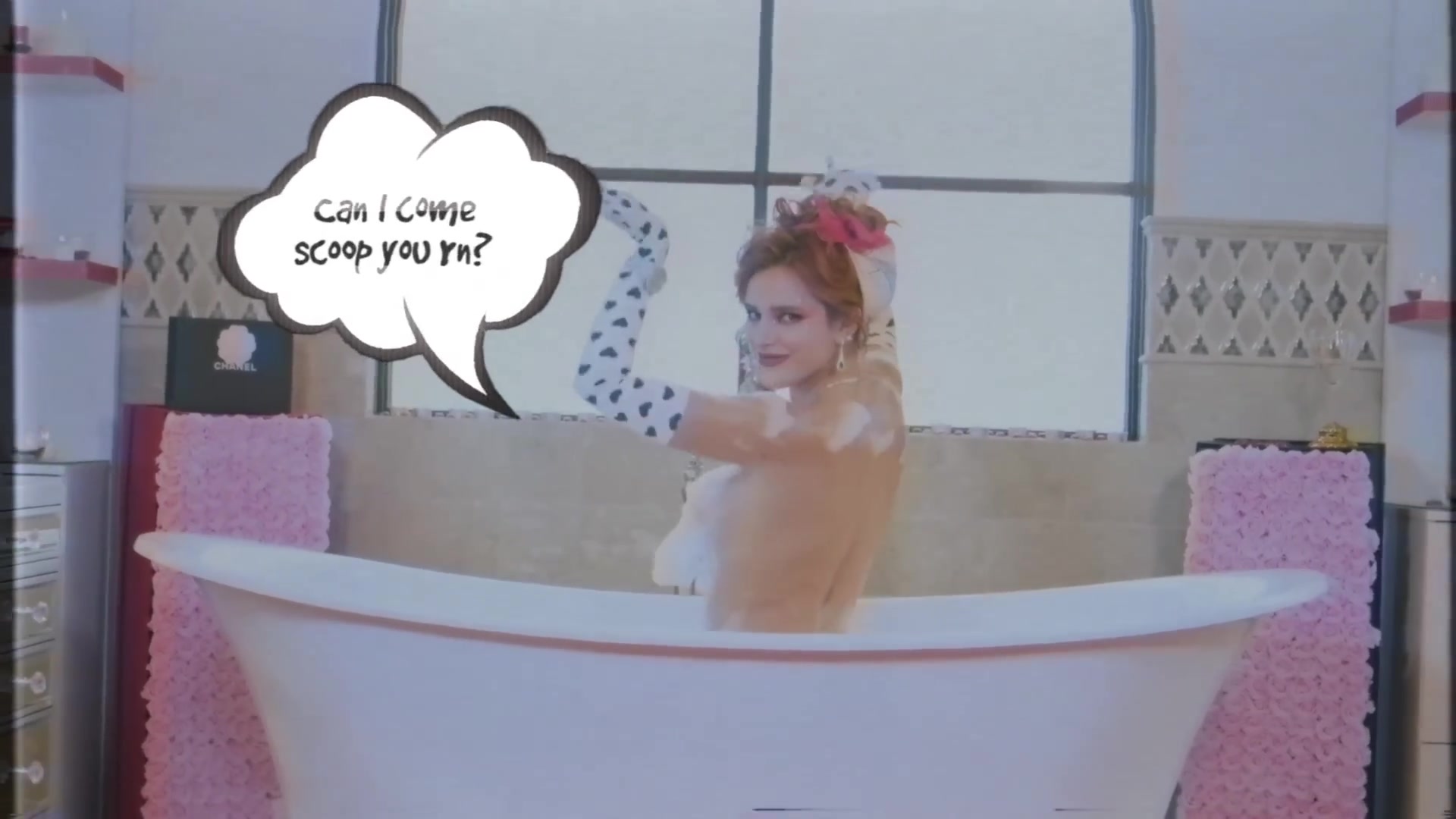bellathornedaily_Lonely_mv_000029.jpg