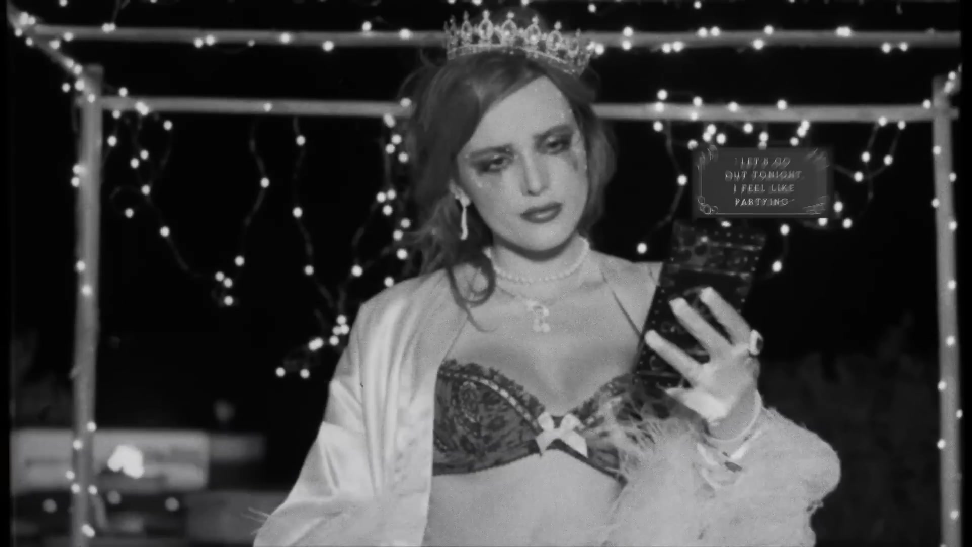 bellathornedaily_Lonely_mv_000053.jpg