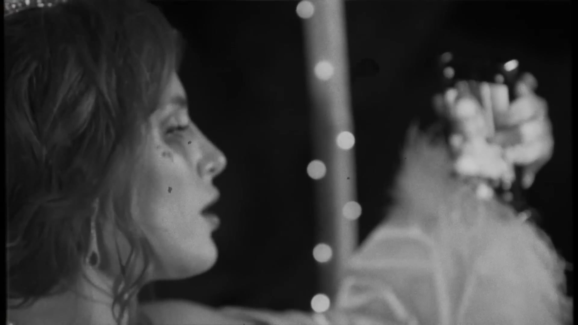 bellathornedaily_Lonely_mv_000059.jpg