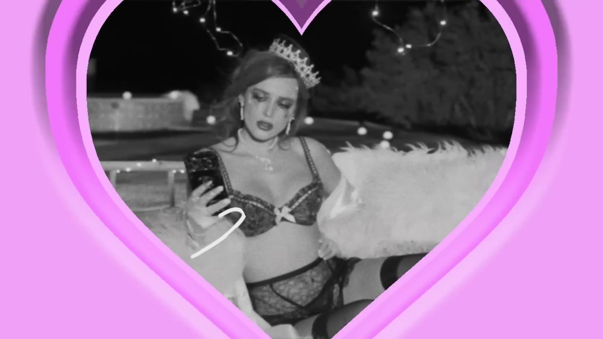bellathornedaily_Lonely_mv_000083.jpg