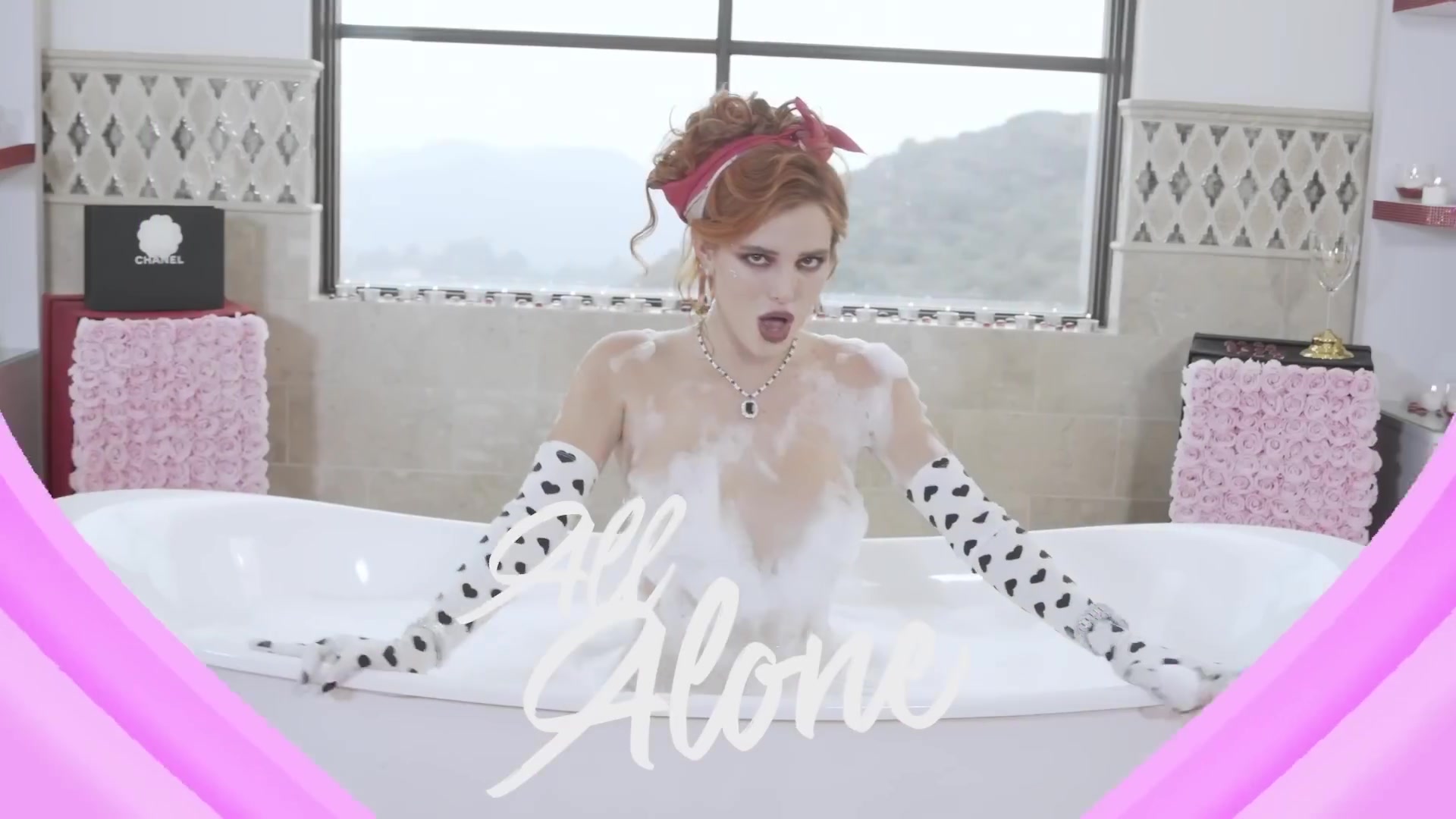 bellathornedaily_Lonely_mv_000085.jpg