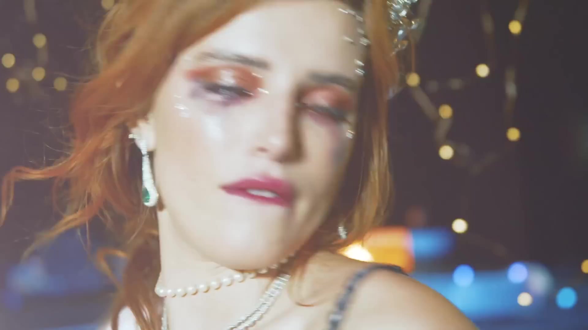 bellathornedaily_Lonely_mv_000090.jpg