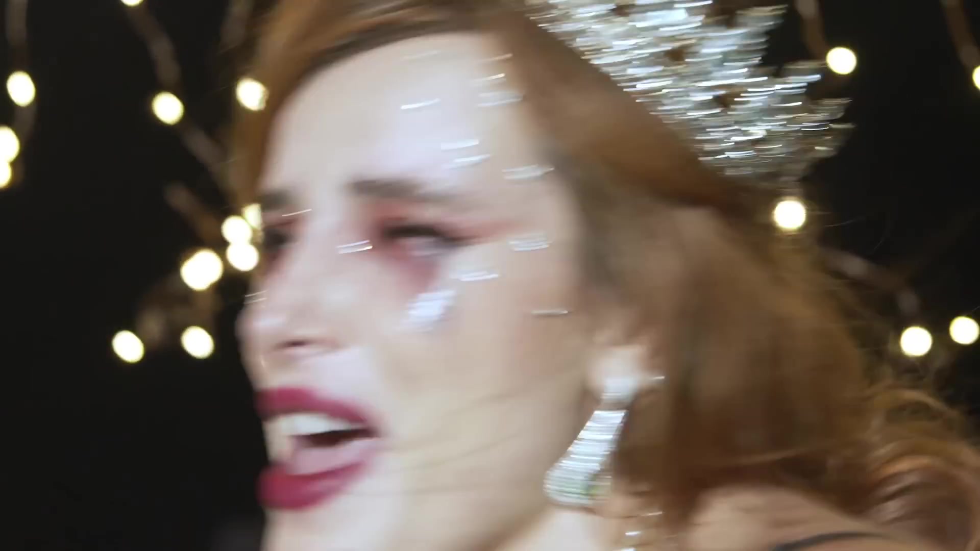 bellathornedaily_Lonely_mv_000121.jpg