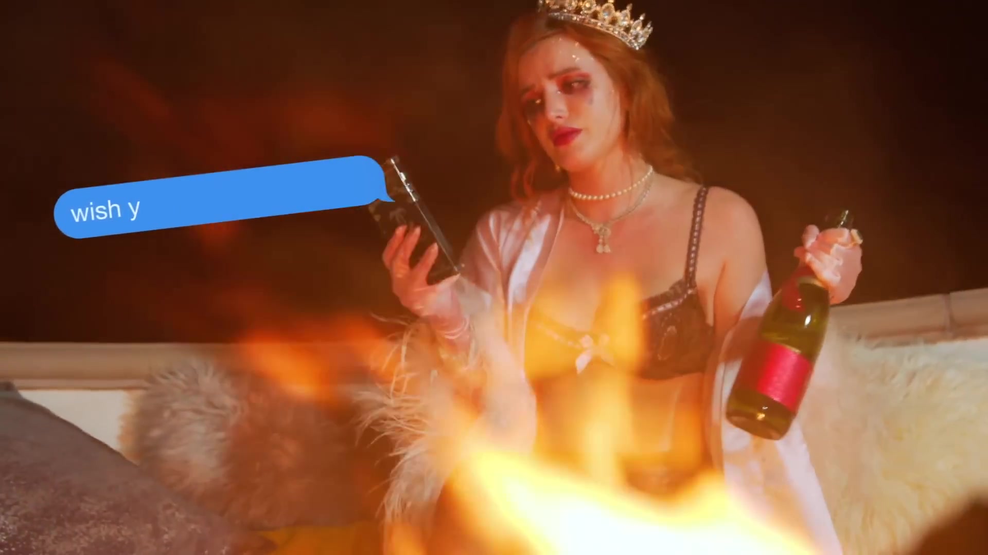 bellathornedaily_Lonely_mv_000128.jpg