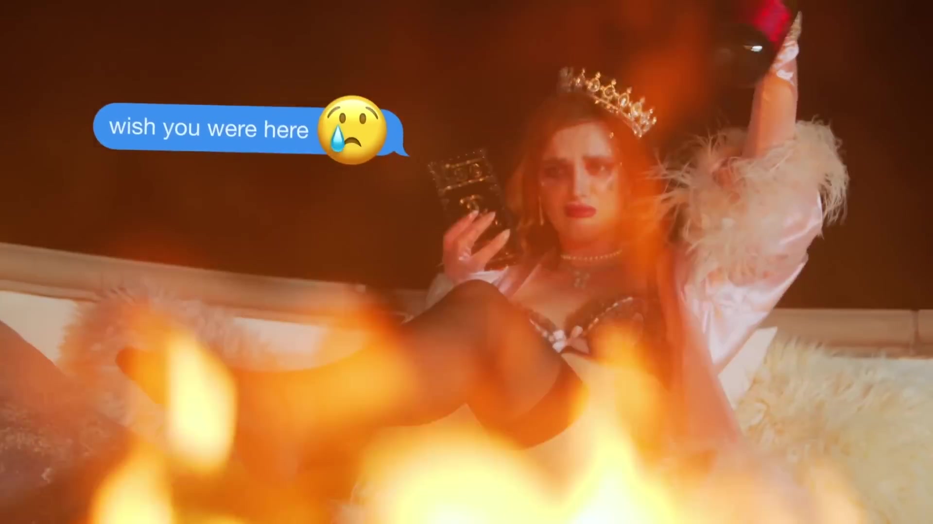 bellathornedaily_Lonely_mv_000130.jpg