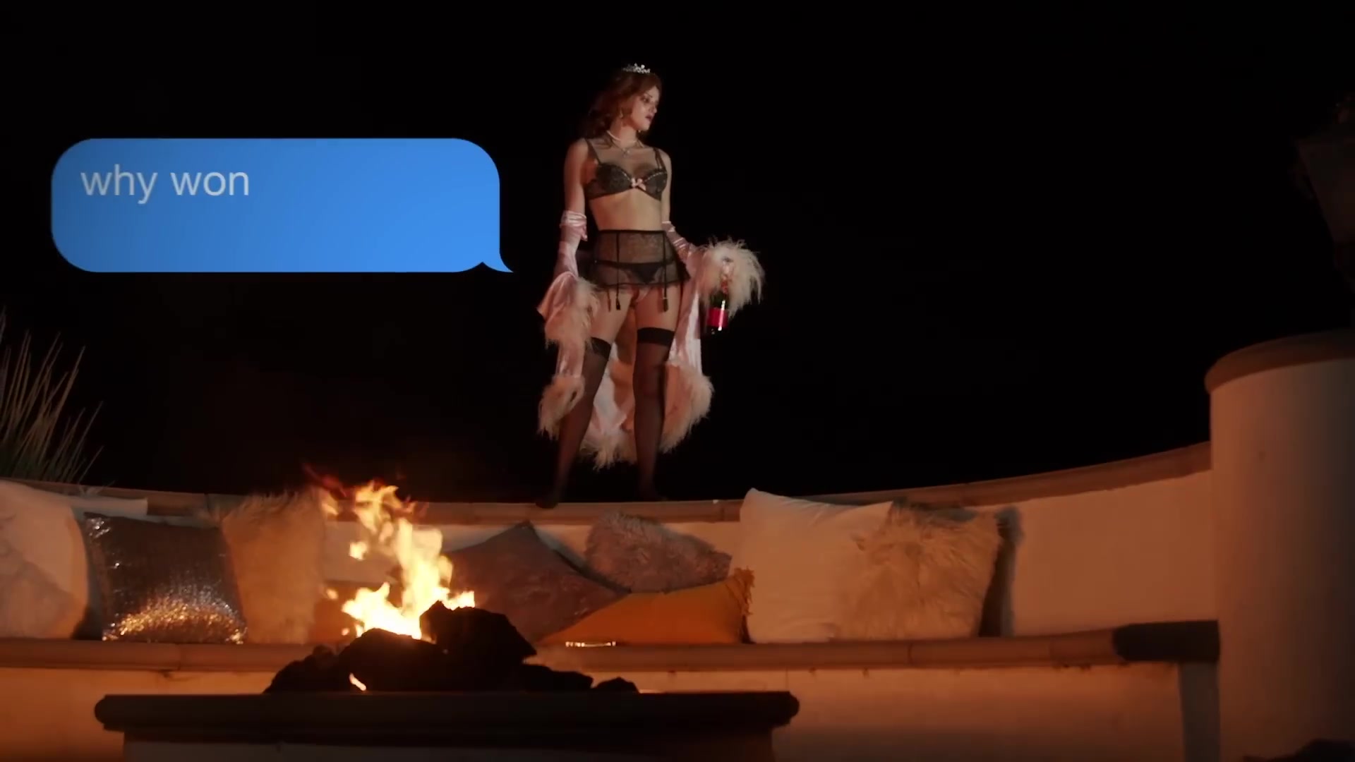 bellathornedaily_Lonely_mv_000133.jpg